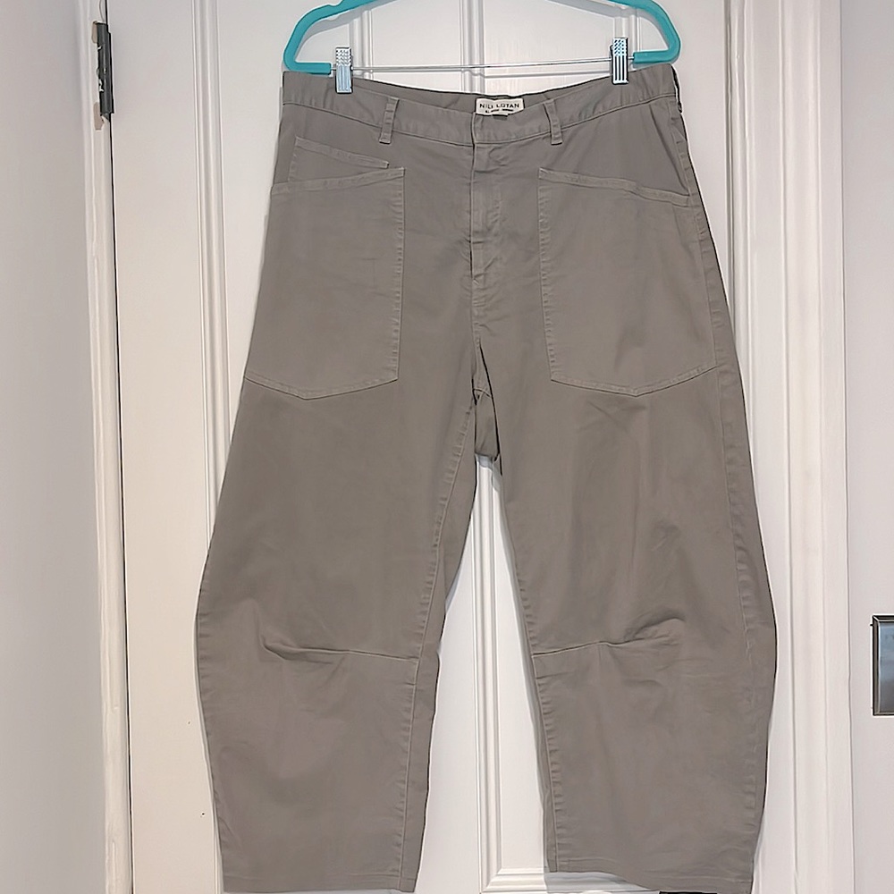 Nili Lotan light gray Shon pant in size 12.